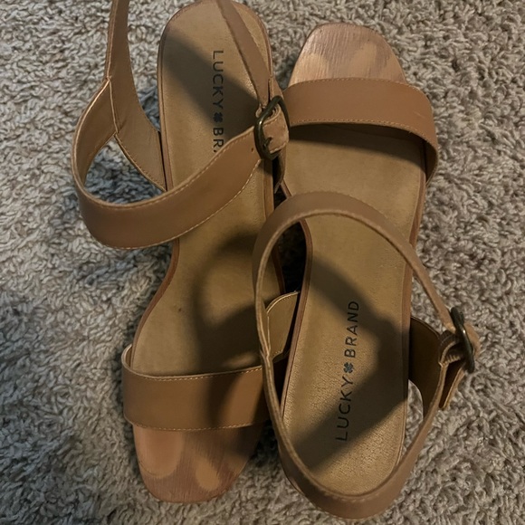 heels - Picture 2 of 3